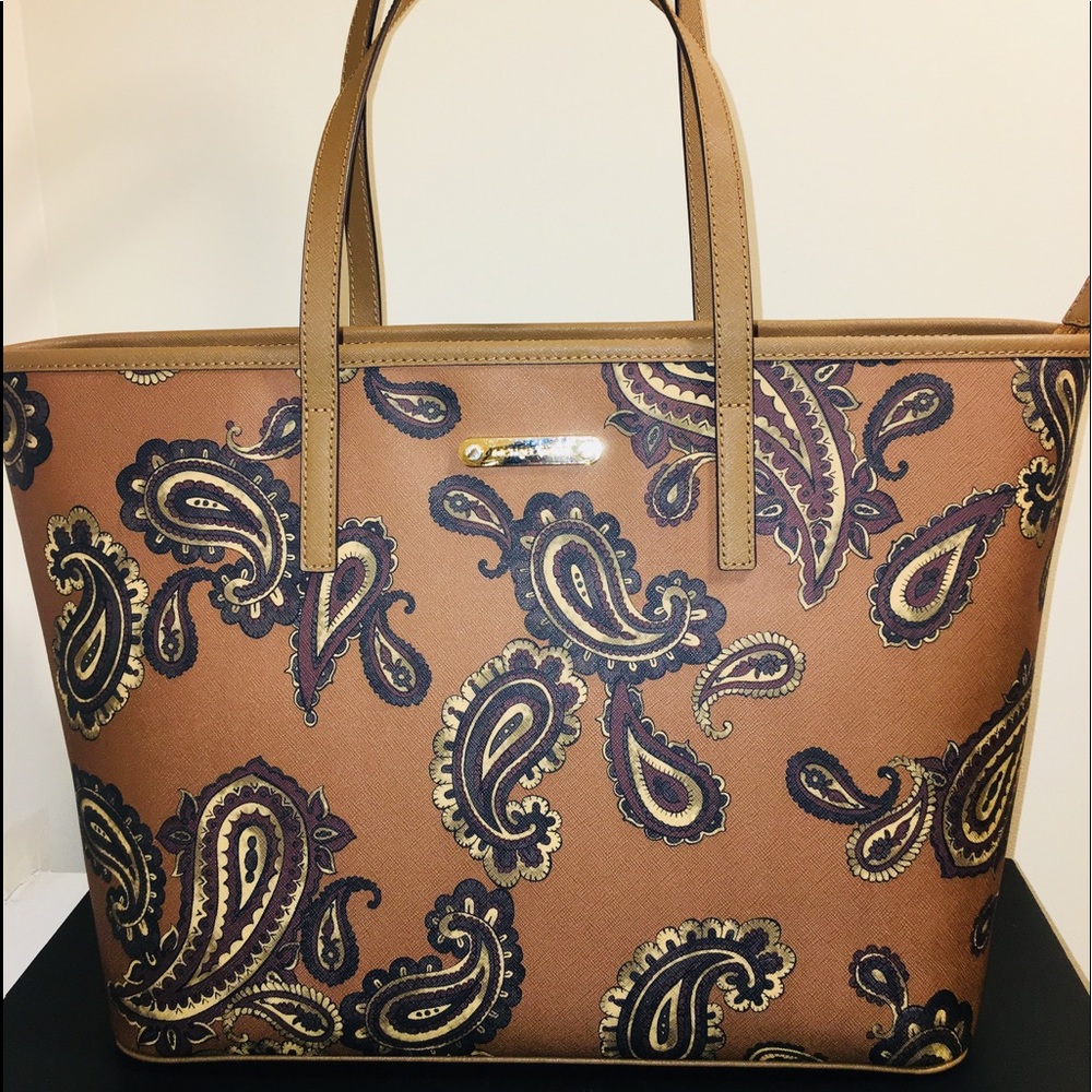 SOLD-Michael Kors Jet Set Tote